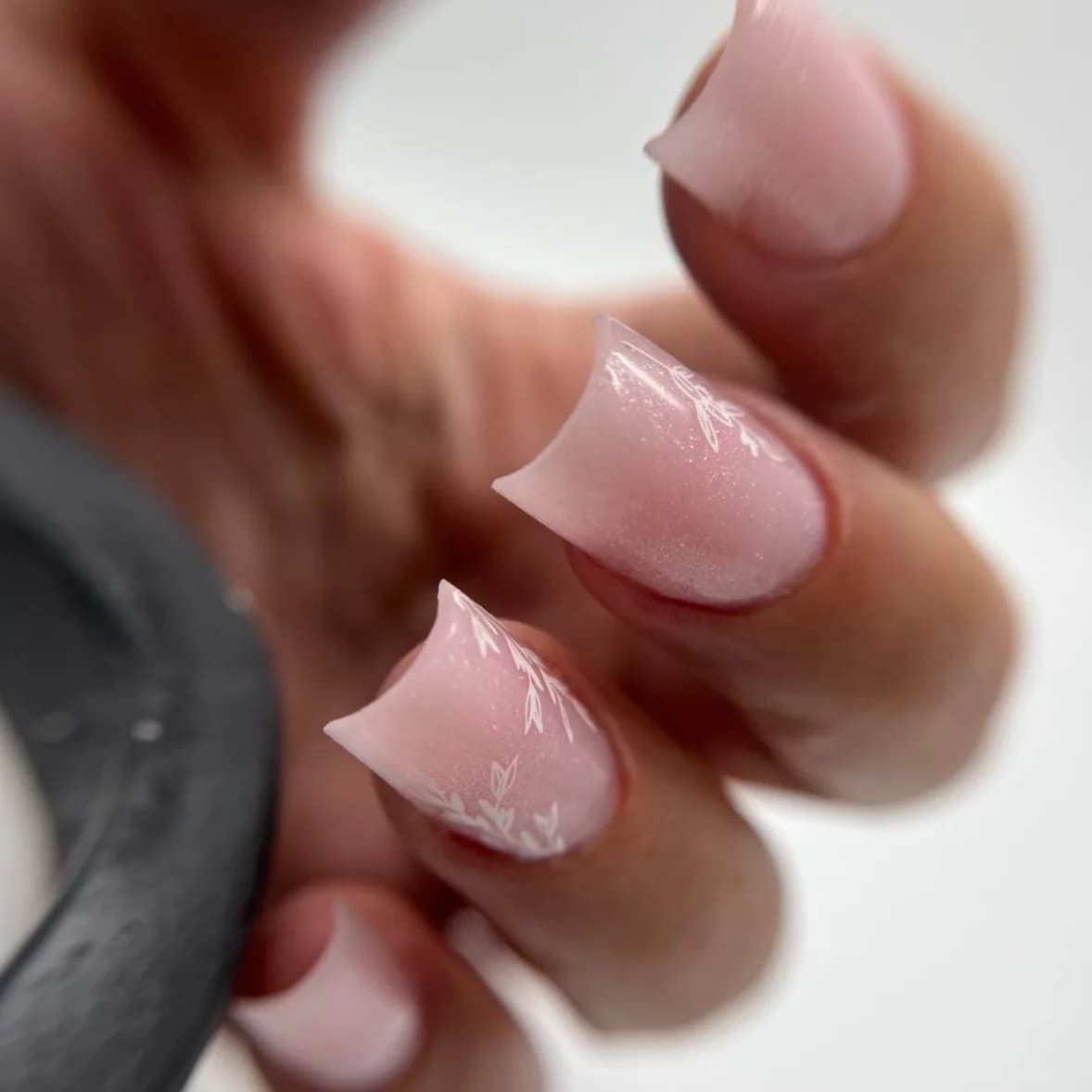 Записаться на услугу Маникюр luxio/gel/base короткие ногти