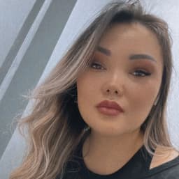 Элиза Ресницы
