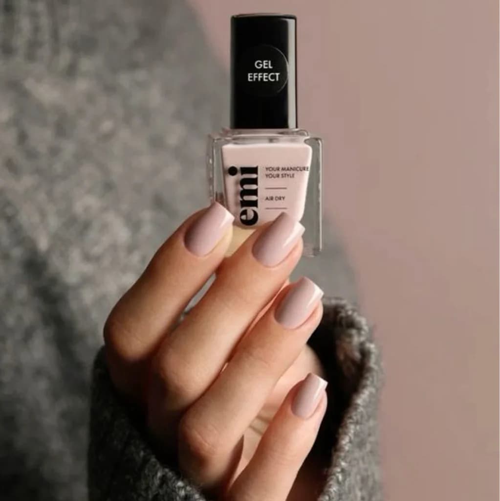 Записаться на услугу Покрытие лаком emi ( 3х фазное покрытие) эффект гель лака.