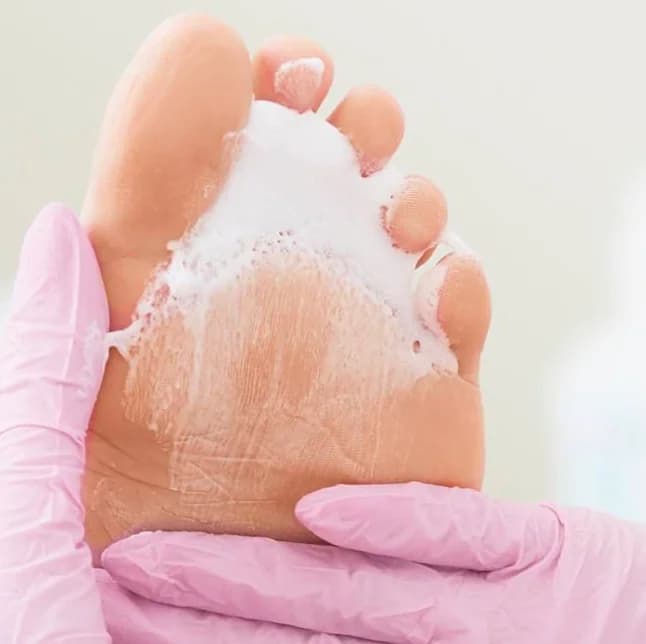 Записаться на услугу Препаратный spa педикюр fani ben ami