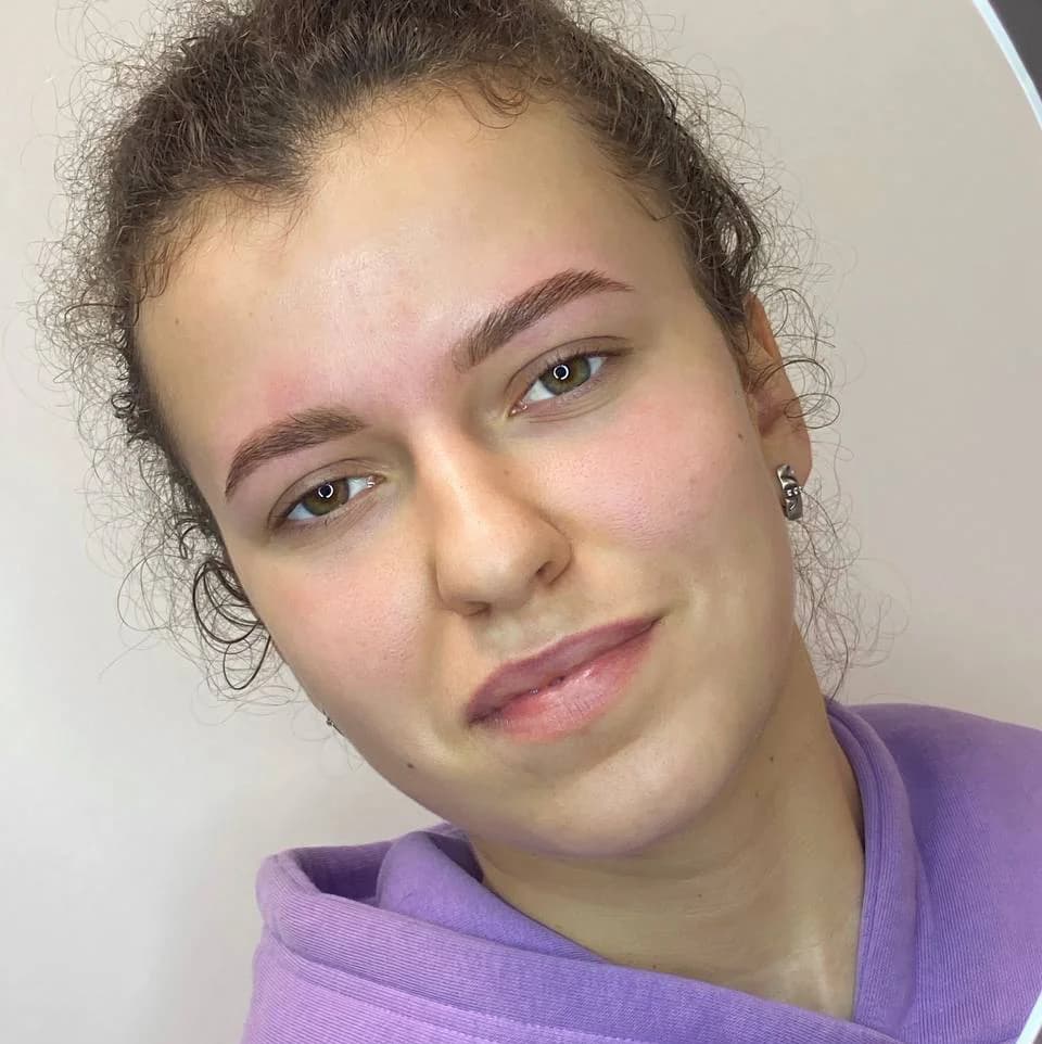Фото услуги Окрашивание бровей