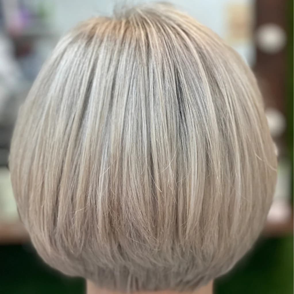 Фото услуги Сложное окрашивание короткие краситель l’oréal  в стоимость входит мелирование( airtauch , шатуш и т.д) плюс тонирование