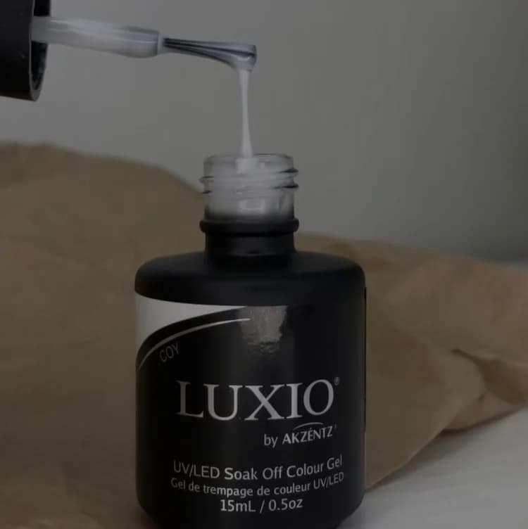 Записаться на услугу Smart педикюр с покрытием luxio/beautix