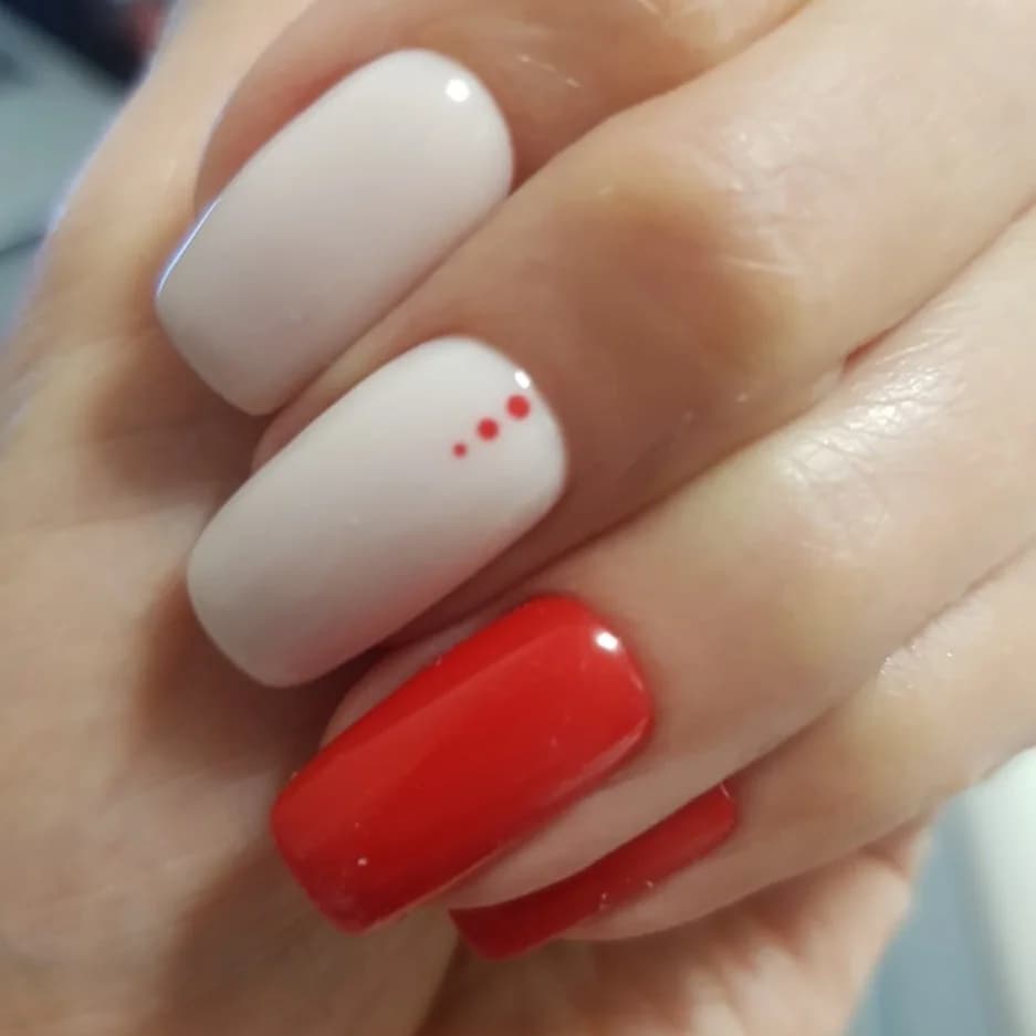 Записаться на услугу Маникюр + покрытие shellac без снятия
(без снятия)