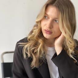 Анна Овчинникова