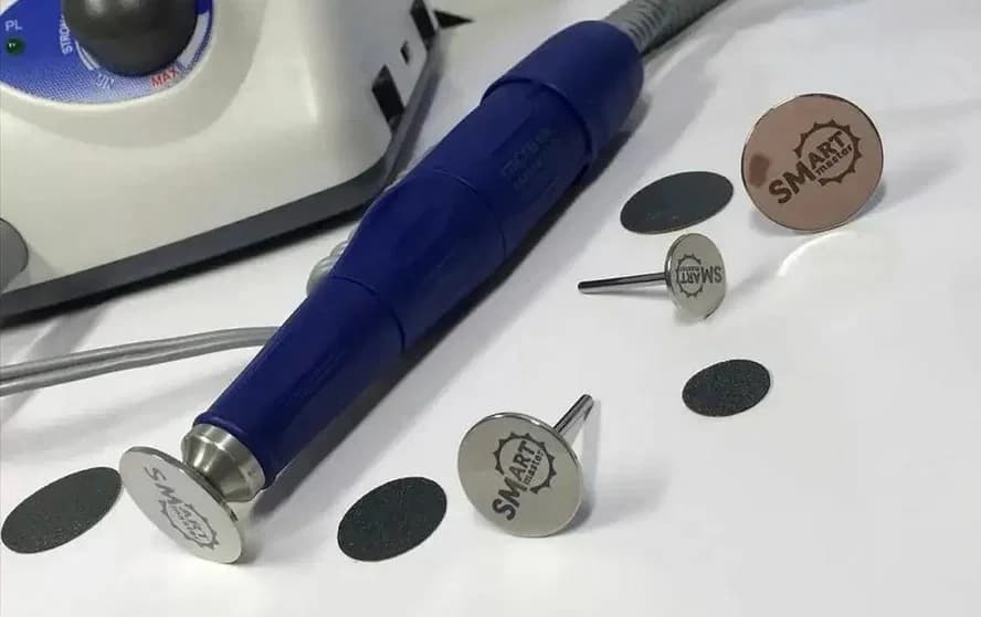 Ещё 3 фото услуги Smart-педикюр (без снятия и покрытия)