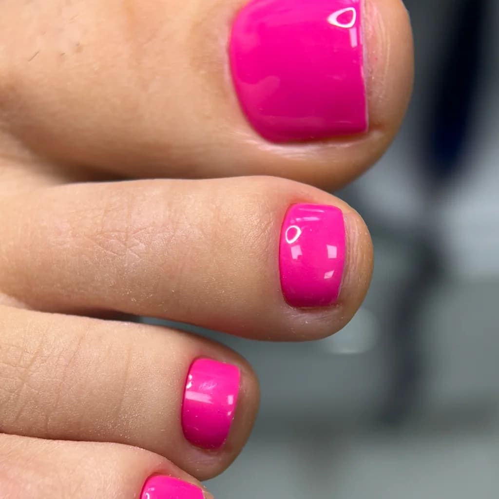 Фото услуги Педикюр(полный)+ покрытие luxio/neo nail