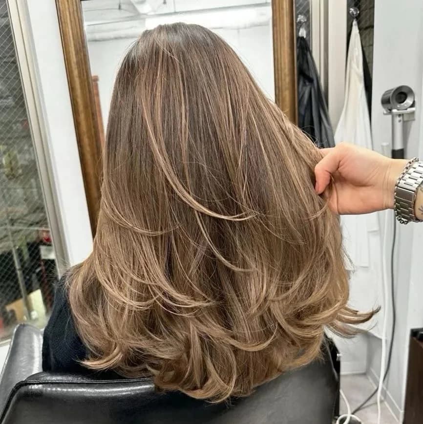 Записаться на услугу Airtouch/baby blond/total blond/baby lights на краске matrix(короткие до ушей)