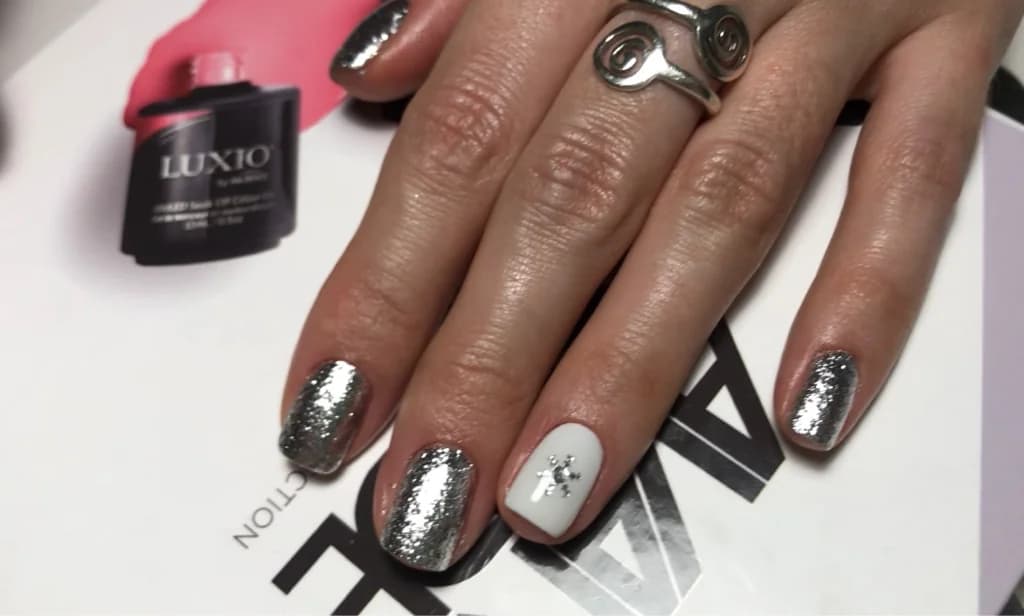 Записаться на услугу Покрытие glitz by akzenz (luxio)/втирка/кошачий глаз/френч