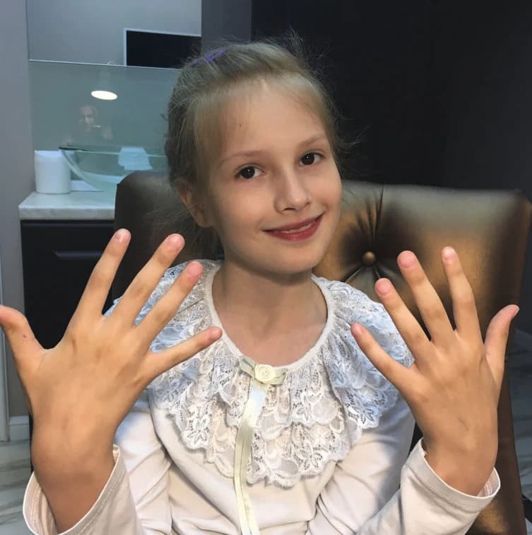 Записаться на услугу Детский маникюр без покрытия (до 14 лет)