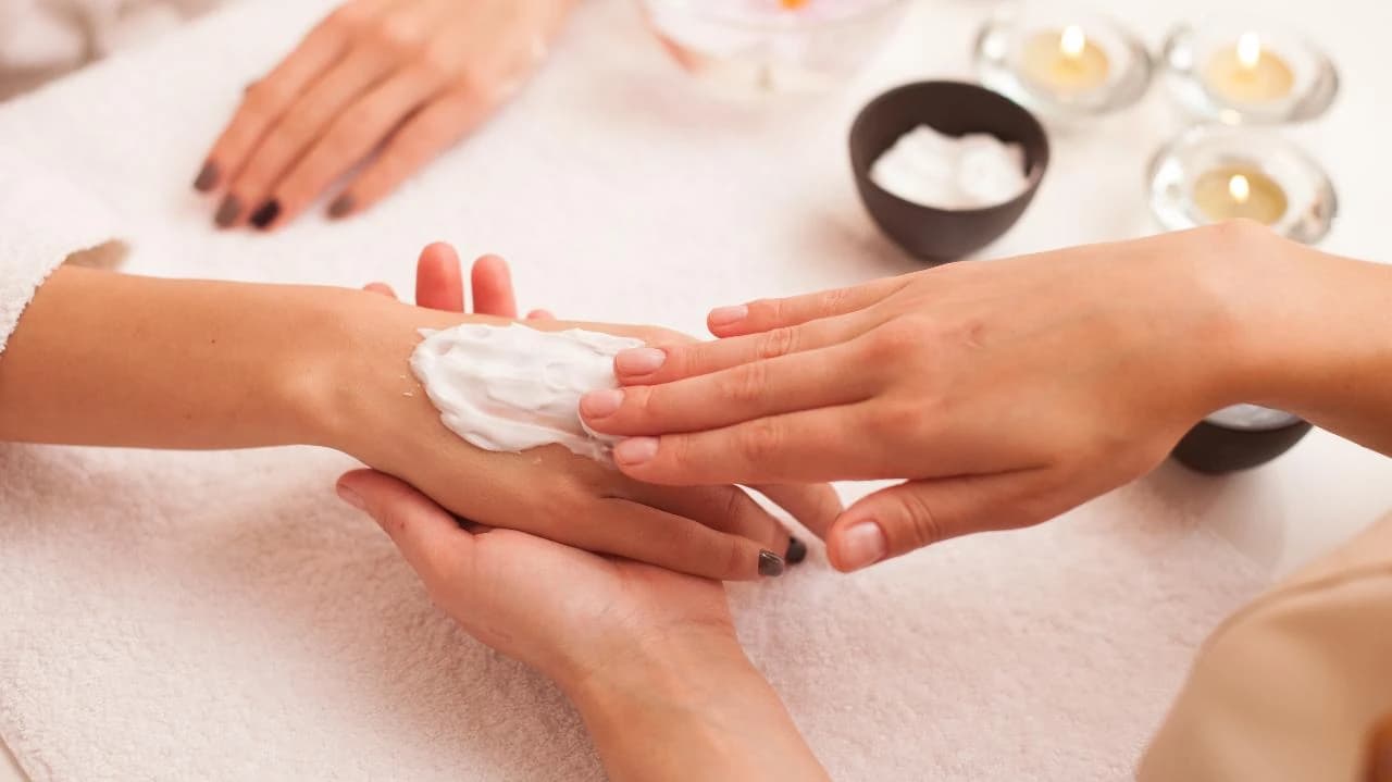 Записаться на услугу SPA уход для рук