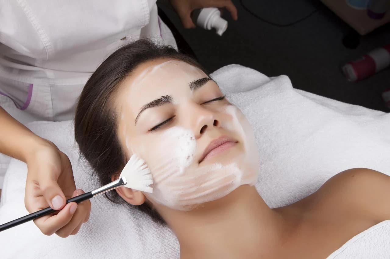 Записаться на услугу Обновление кожи с PHformula Neck resurfacing