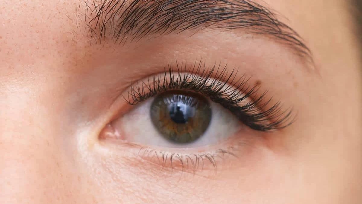 Записаться на услугу Наращивание ресниц 2.5D