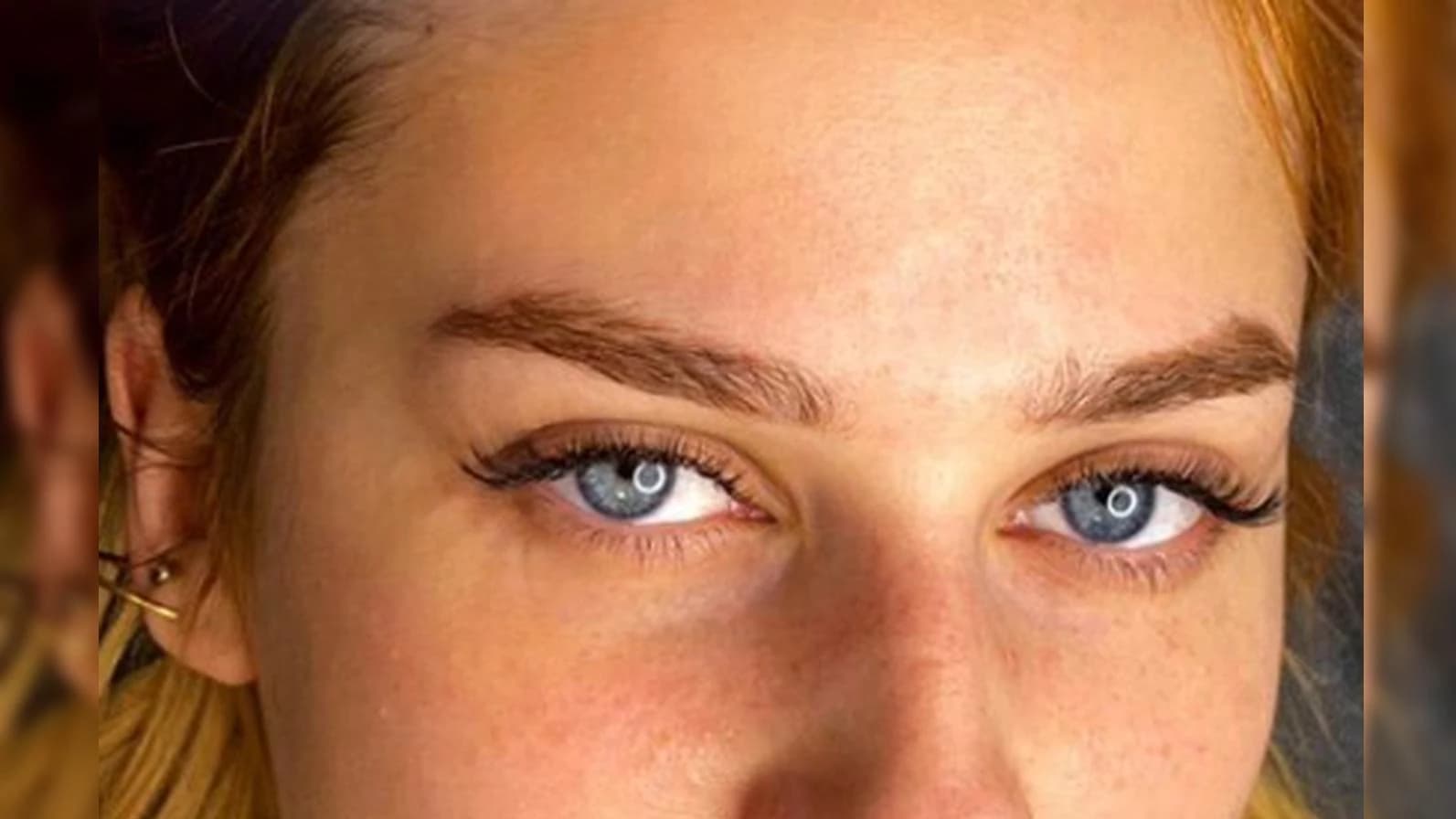 Записаться на услугу Наращивание ресниц 1,5D