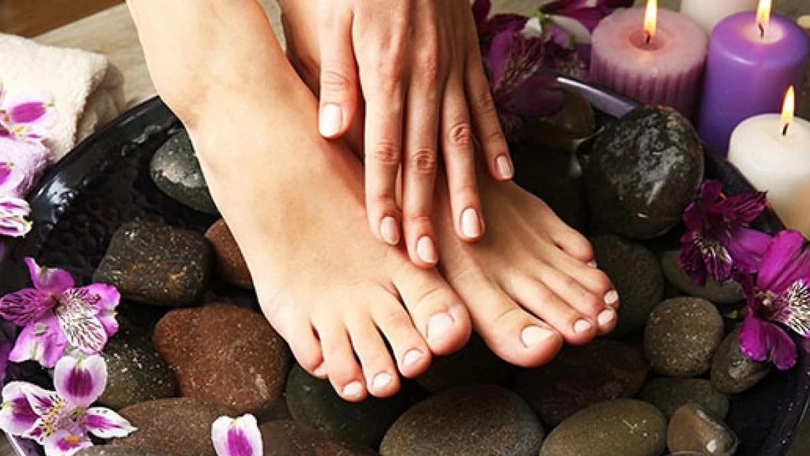 Записаться на услугу SPA - педикюр