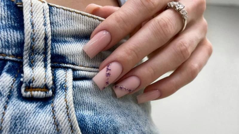 Записаться на услугу Наращивание + маникюр + однотонное покрытие