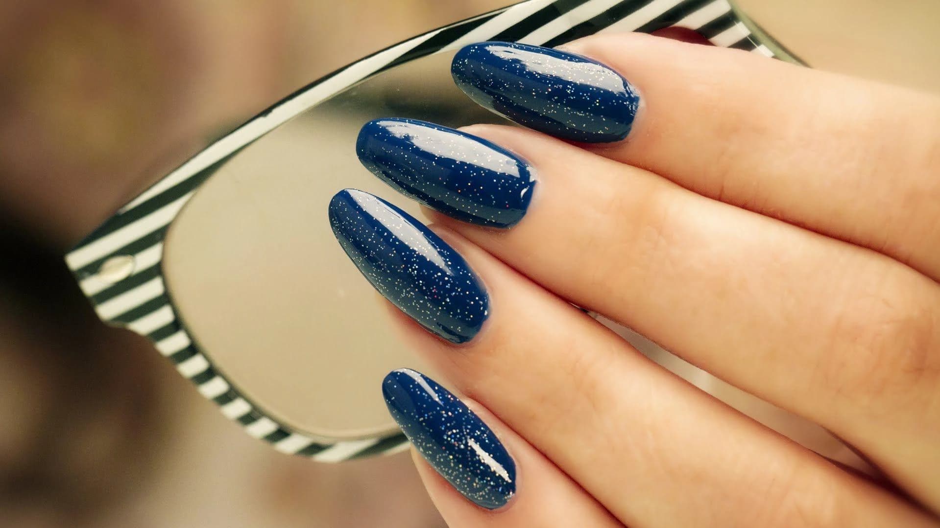 Записаться на услугу Маникюр (комплекс)