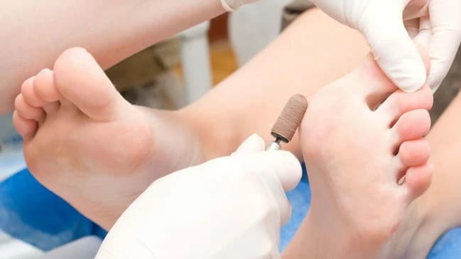 Записаться на услугу Аппаратный маникюр мужской