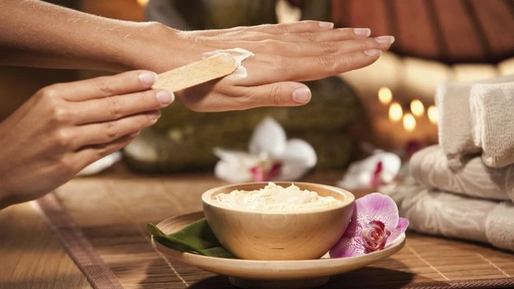 Записаться на услугу SPA-маникюр + парафинотерапия