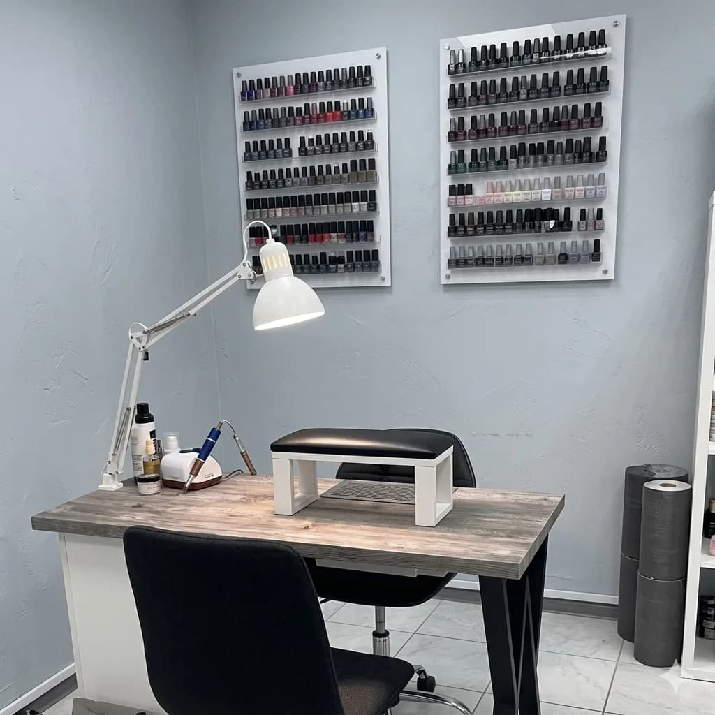 Nail Stylist