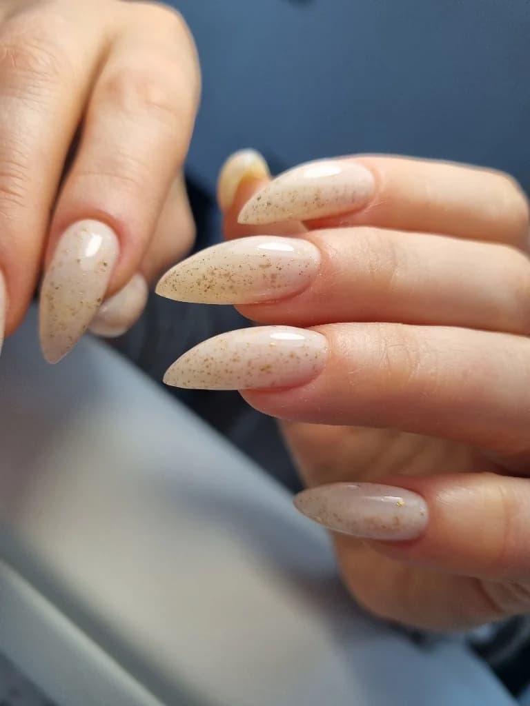 Пример работы Lora nails (1)