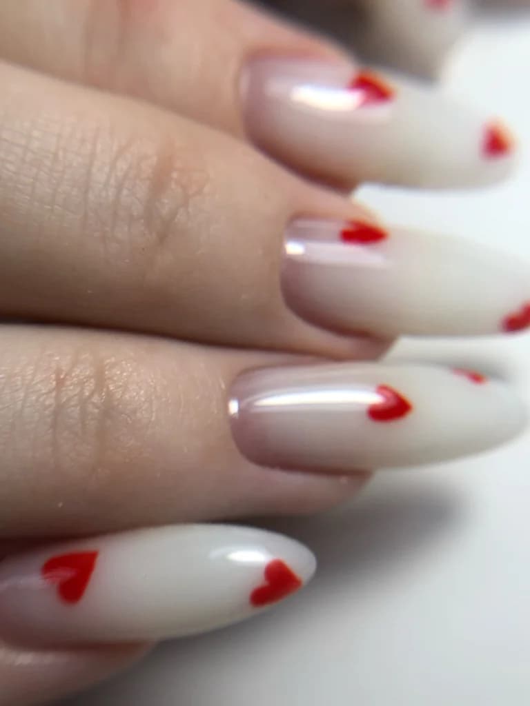 Фото услуги Наращивание ногтей любой длины+маникюр +покрытия в один тон легкий дизайн в подарок 🎁