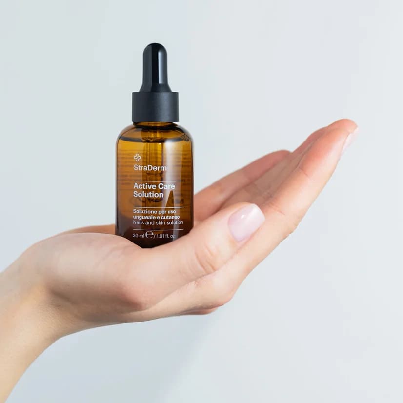 Фото услуги Straderm итальянский маникюр снятие+маникюр с использованием итальянской косметики премиального уровня+покрытие восстанавливающим лаком