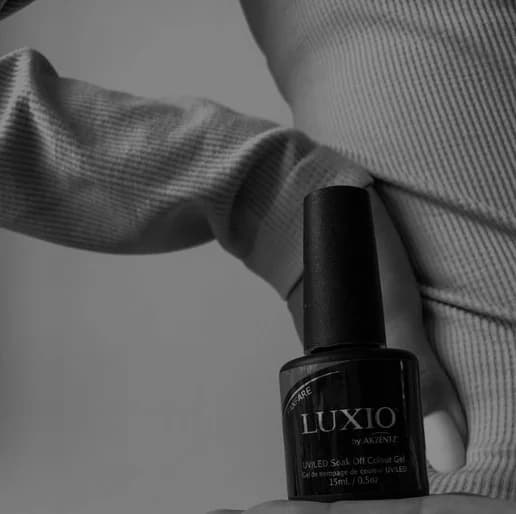 Фото услуги Педикюр «только пальчики» с покрытием luxio/beautix