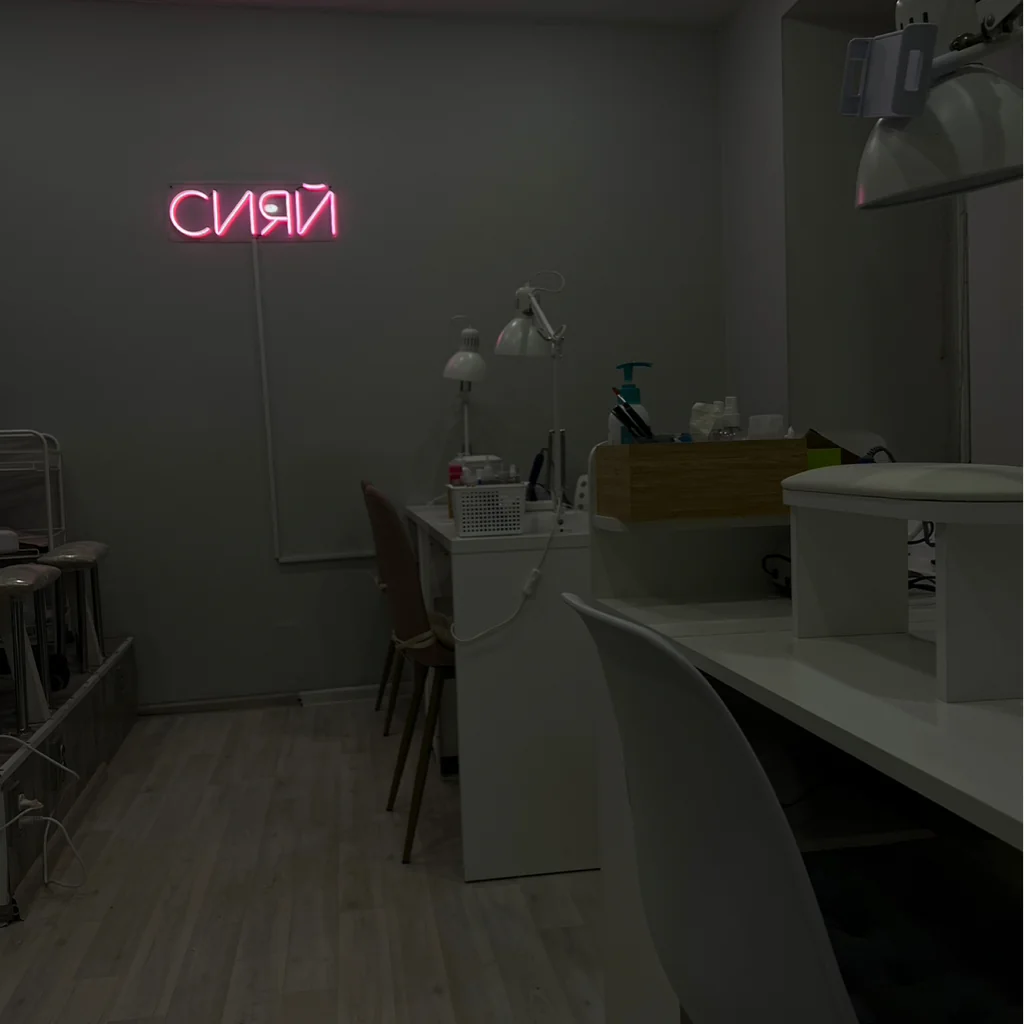 Салон Nails Shine Studio Москва Большая Серпуховская, 32/1 (фото 4)