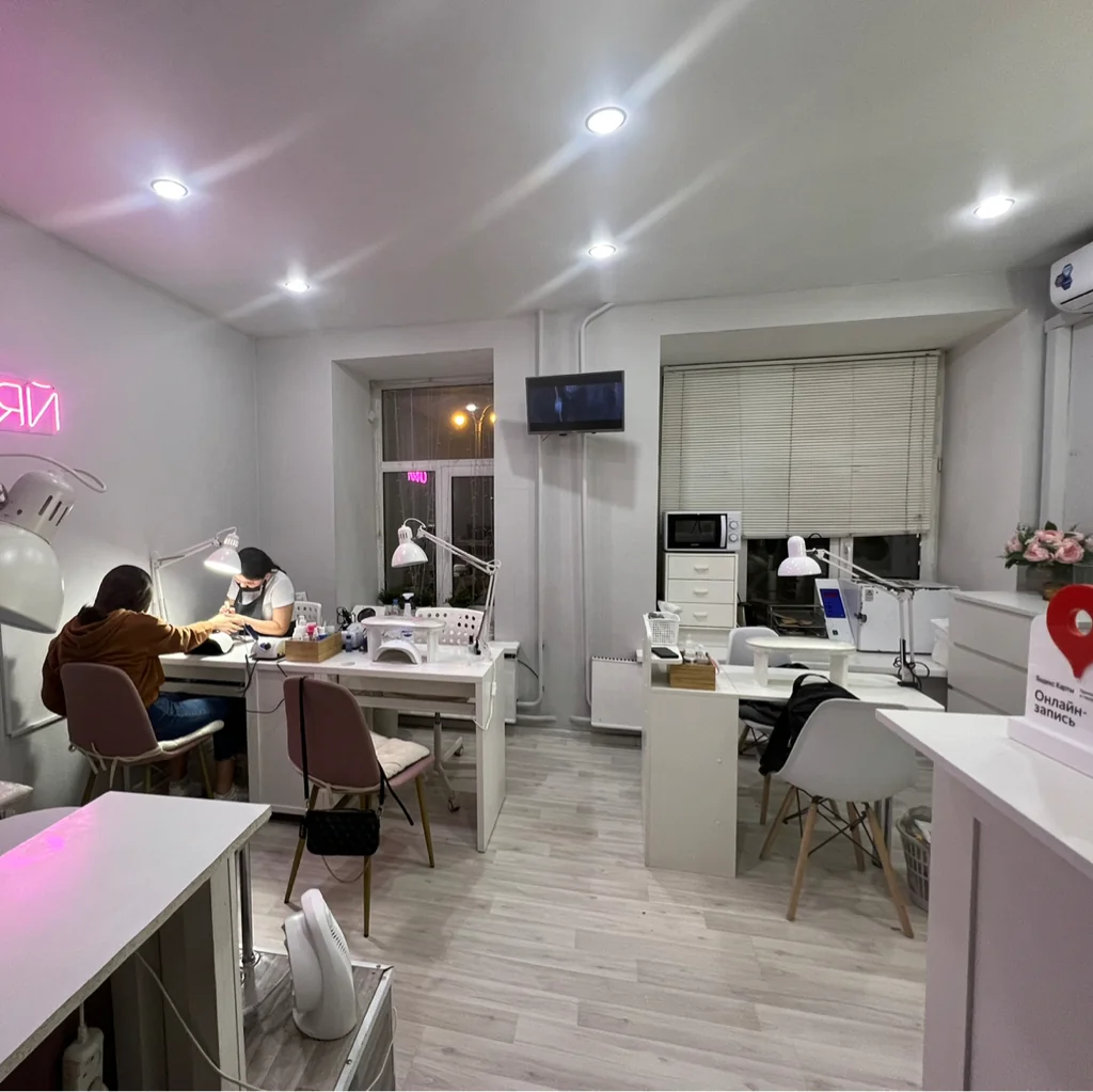 Салон Nails Shine Studio Москва Большая Серпуховская, 32/1 (фото 2)