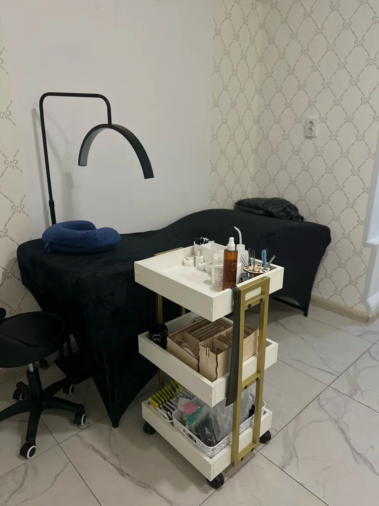 Салон LaBeauty studio Москва Сельскохозяйственная , 17 к1, Маникюр -1001, ресницы -1009 (фото 4)