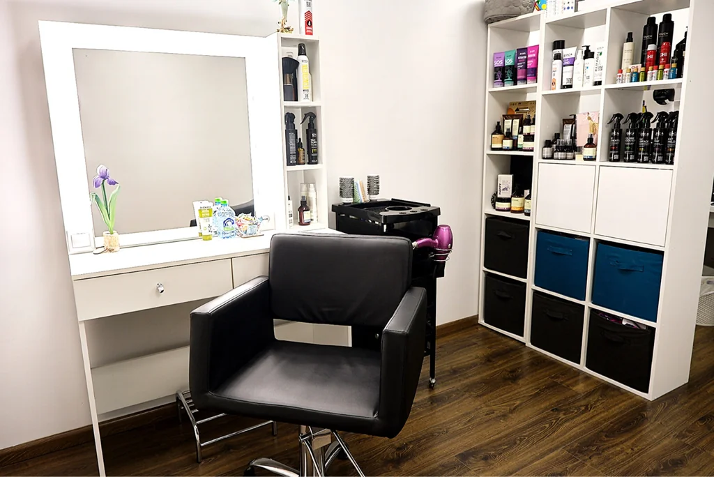 Салон Juli Hair Studio Москва Дубнинская, 39 (фото 3)