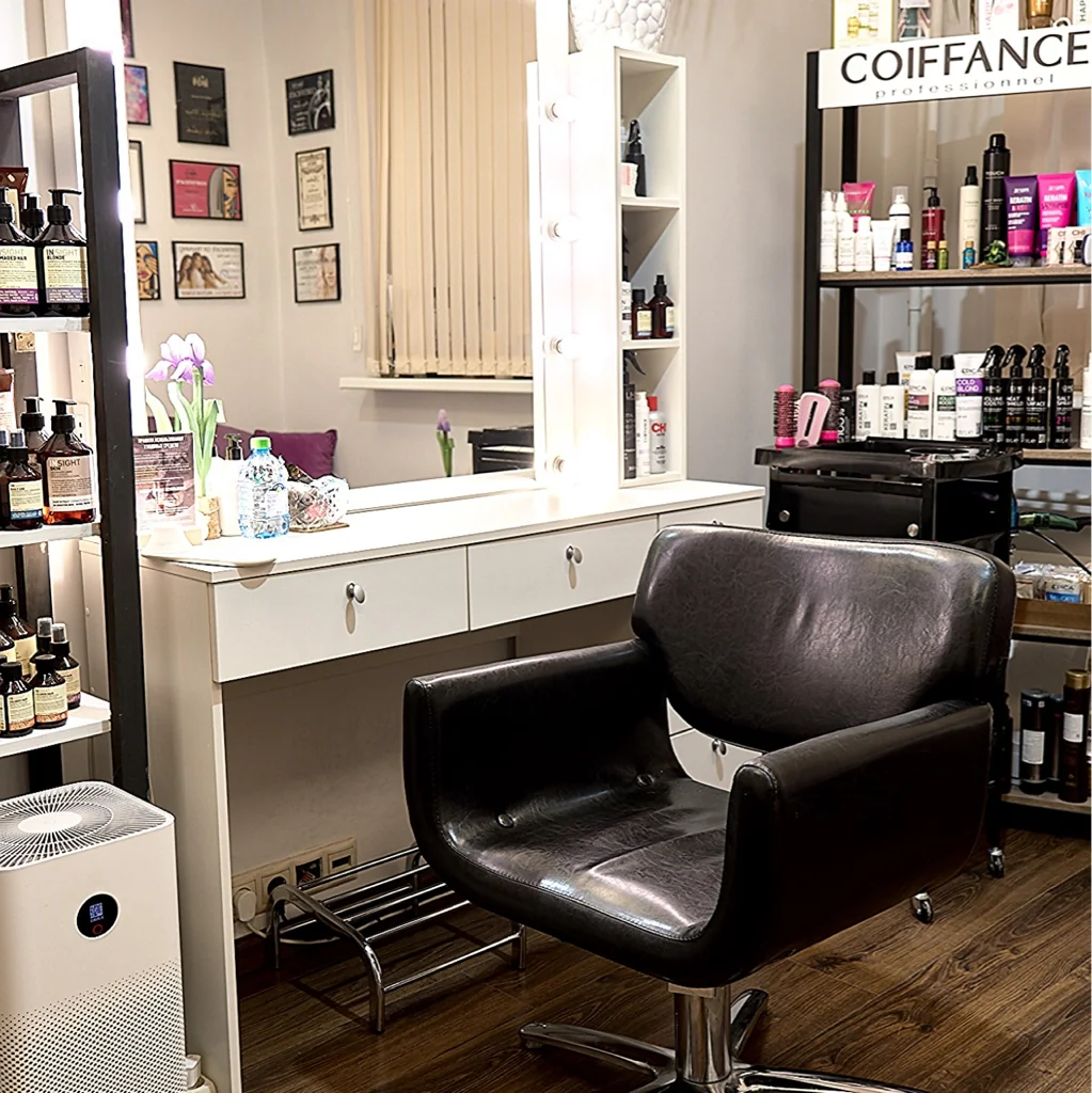 Салон Juli Hair Studio Москва Дубнинская, 39 (фото 4)