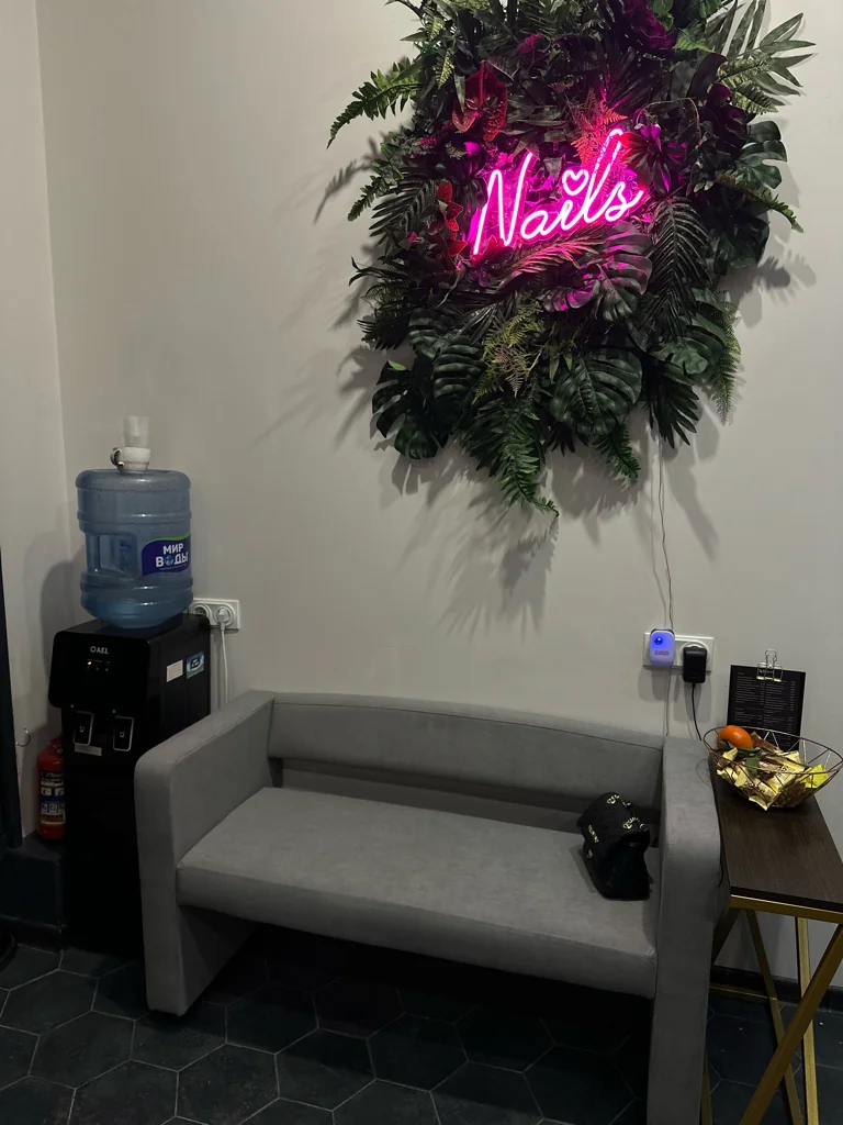Салон LaBeauty studio Москва Сельскохозяйственная , 17 к1, Маникюр -1001, ресницы -1009 (фото 8)