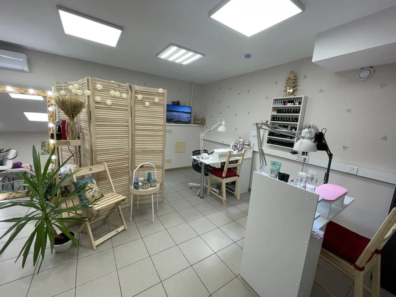 Салон Koli.nail Новослободская Москва Новосущевская, 12 (фото 3)