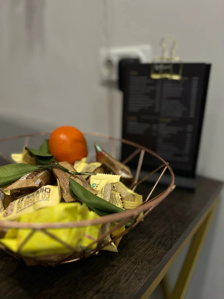 Салон LaBeauty studio Москва Сельскохозяйственная , 17 к1, Маникюр -1001, ресницы -1009 (фото 6)