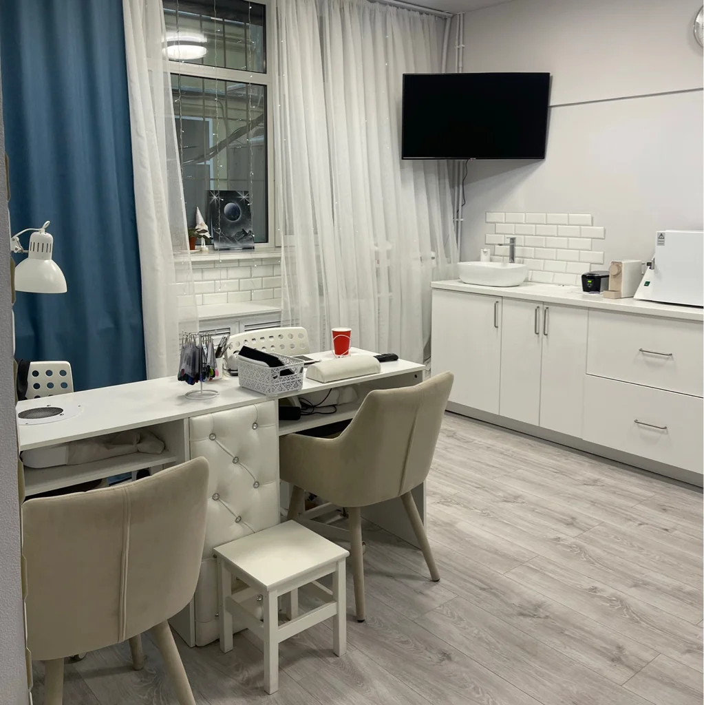Салон Margo art nails Москва Кузнецкий Мост 19 стр 1 (фото 2)