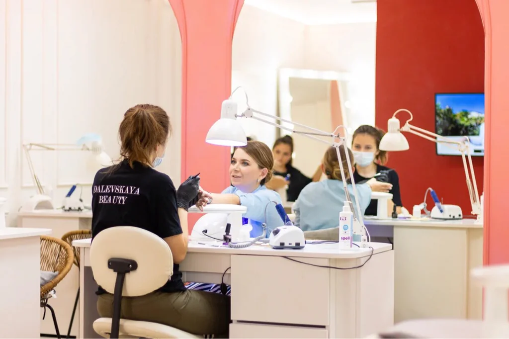 Салон Студия Красоты Анны Далевской / DALEVSKAYA BEAUTY Минск Красноармейская 19, Вход с торца здания ❤️ (фото 9)